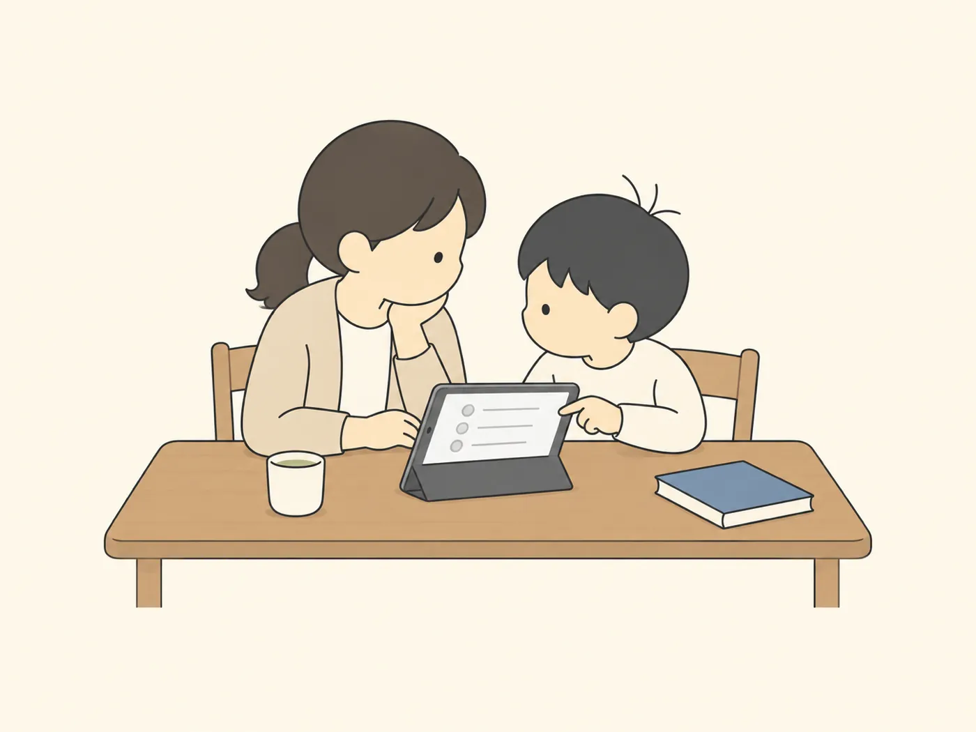 家のテーブルで、保護者と子どもが1台のタブレットをいっしょに見て話している